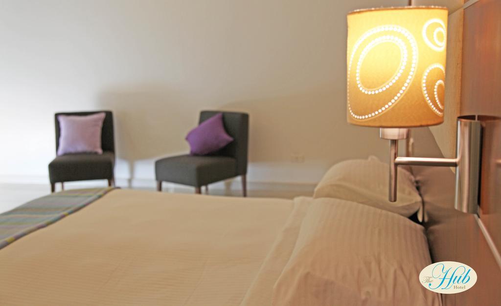 The Hub Hotel New England Room photo